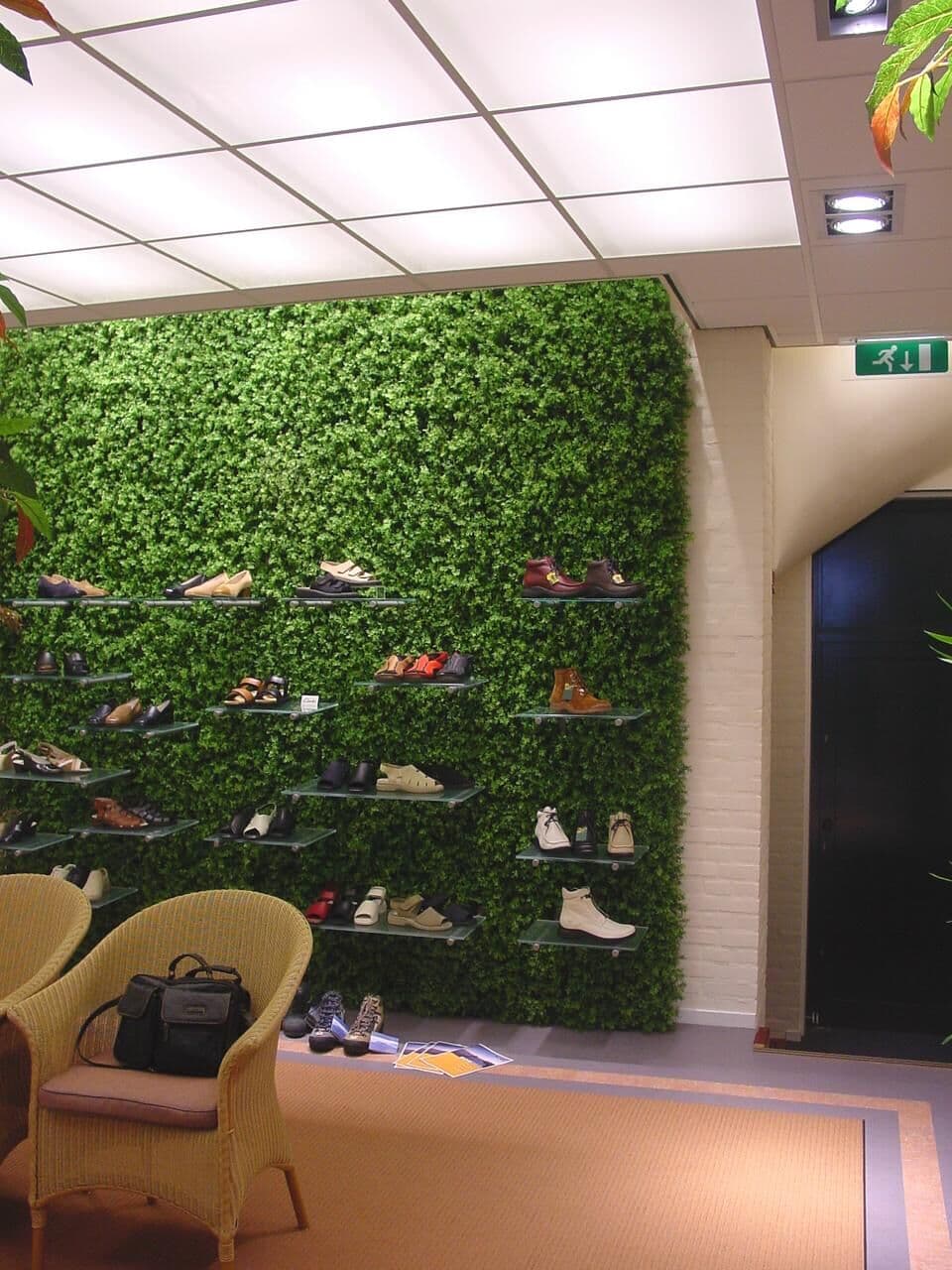 Haag als schoenendisplay