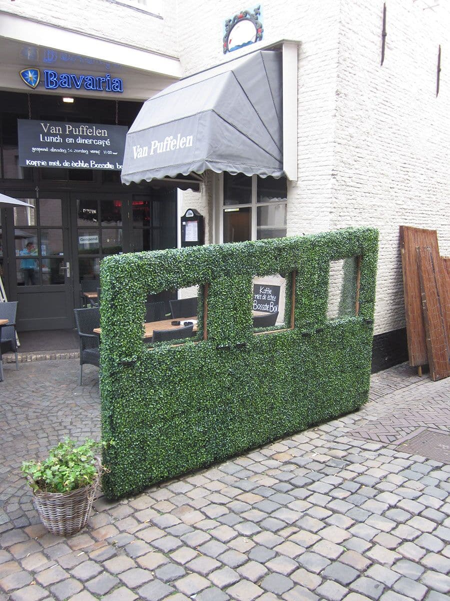 Demontabele groenwand als terrasafscheiding